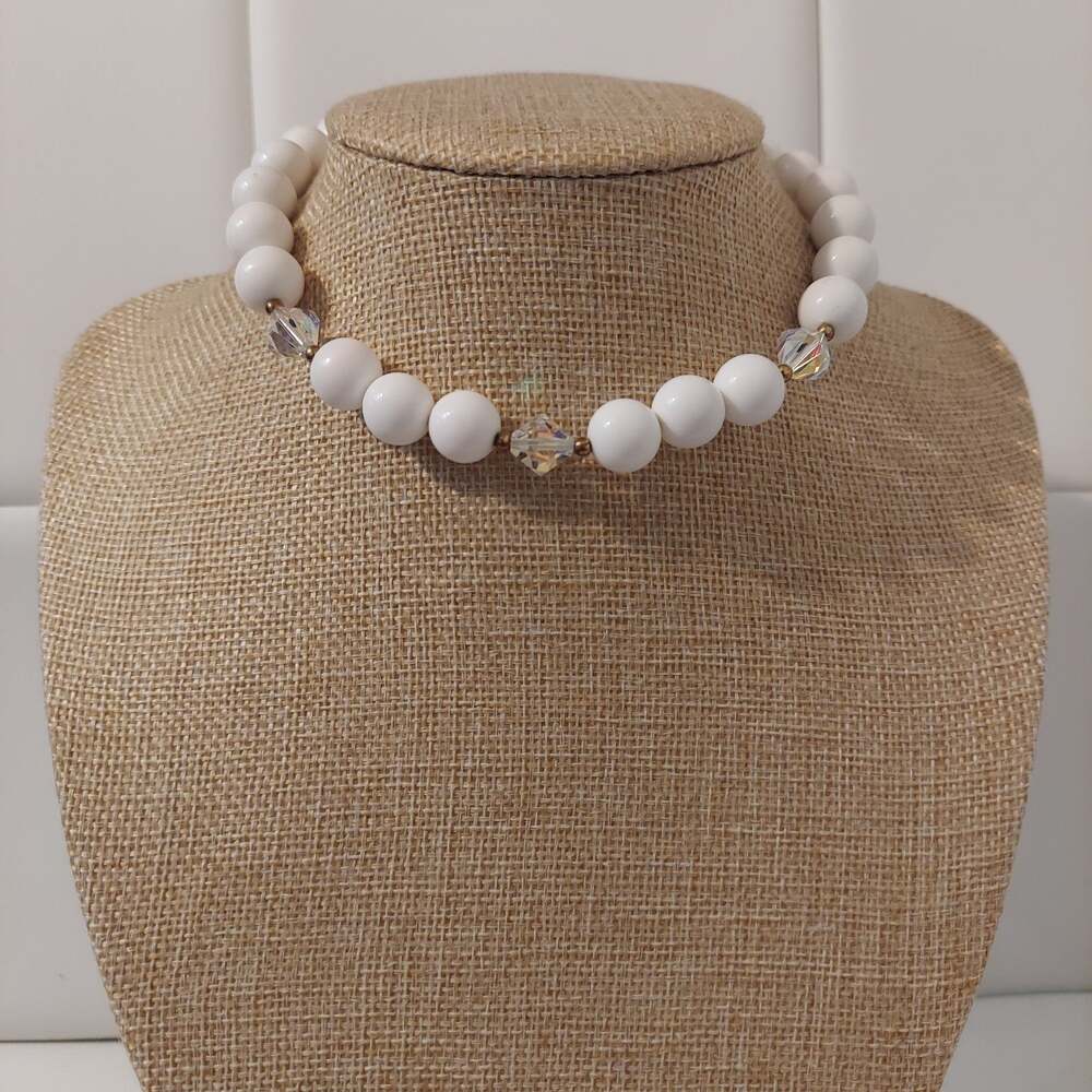 Lisner White Beads and Crystals 12" Necklace